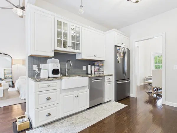 16 Tabor Rd, Uxbridge, MA 01569