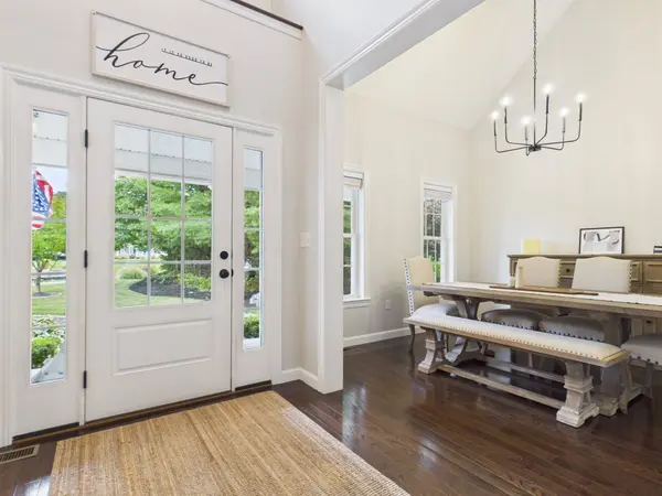 16 Tabor Rd, Uxbridge, MA 01569