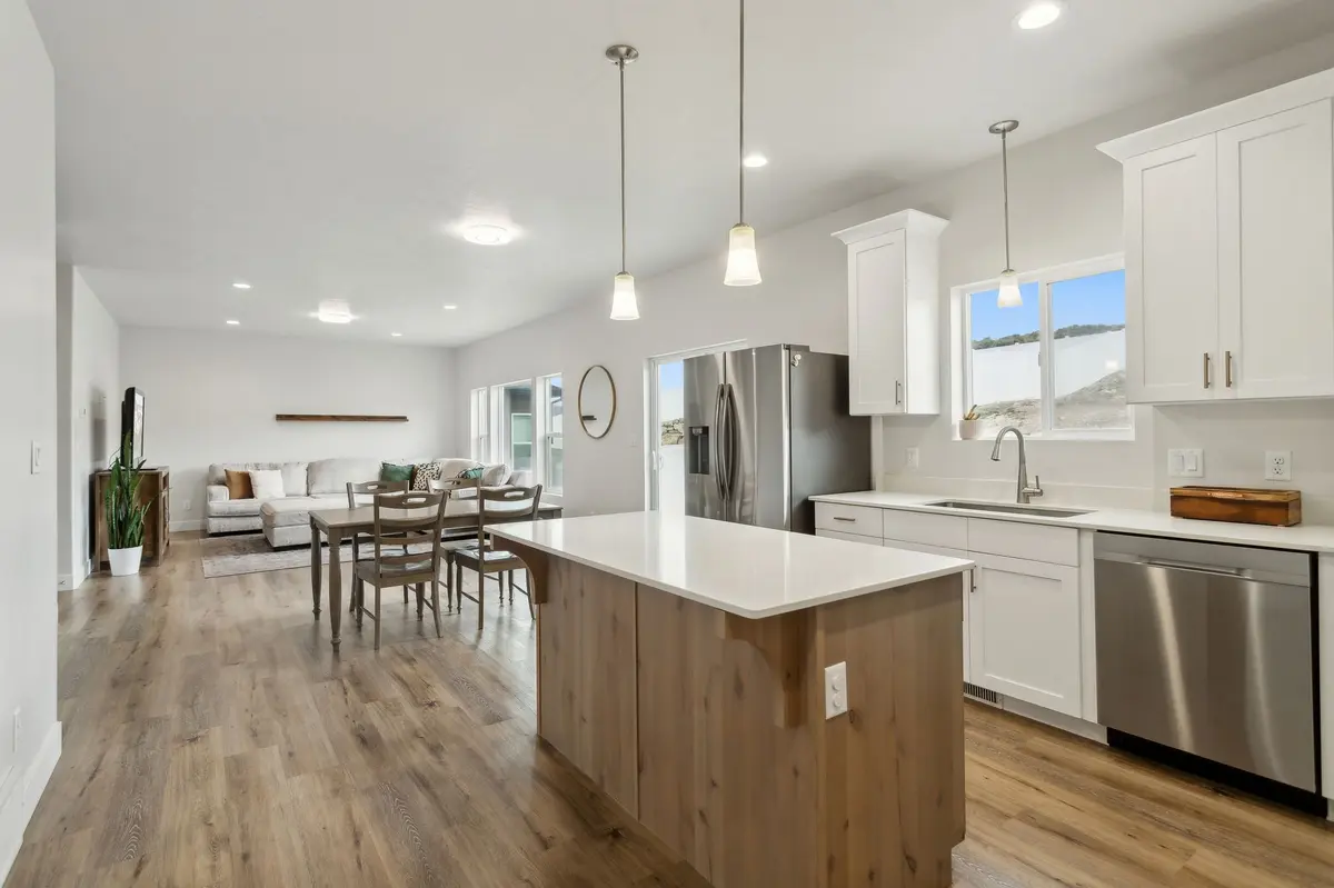 7936 N Bristlecone Rd, Eagle Mountain, UT 84005-6425