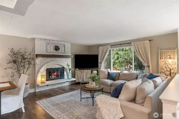 13807 Silver Firs DR, Everett, WA 98208