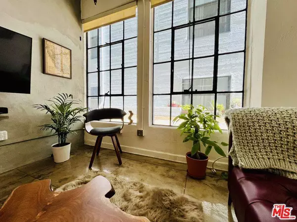 746 S Los Angeles ST #302, Los Angeles, CA 90014