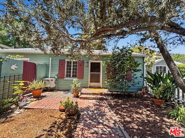 2139 Holly Dr, Los Angeles, CA 90068