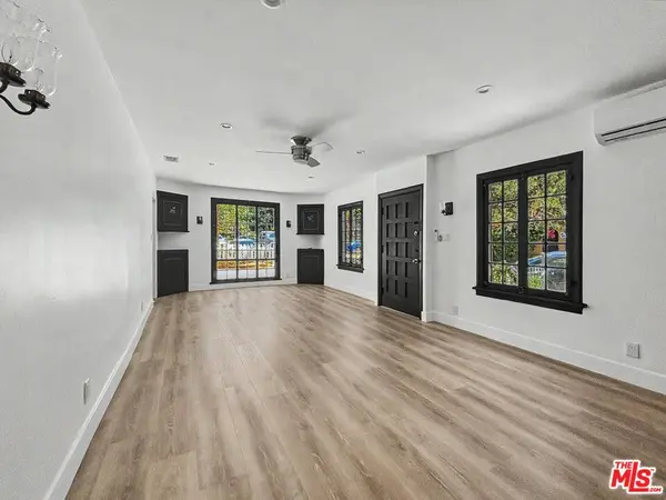 2139 Holly Dr, Los Angeles, CA 90068