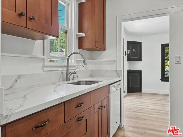 2139 Holly DR, Los Angeles, CA 90068