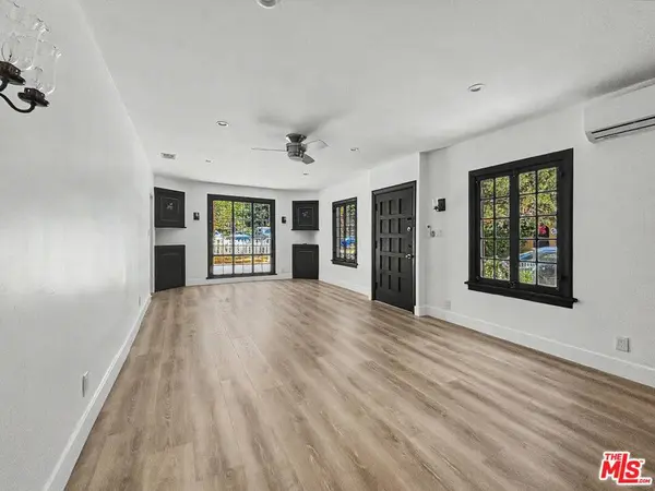 2139 Holly DR, Los Angeles, CA 90068