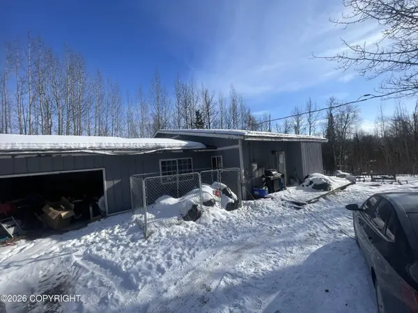 1300 E Mulchatna DR, Wasilla, AK 99654