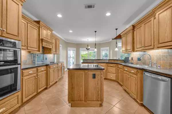 904 Edgewood Dr, Eupora, MS 39744