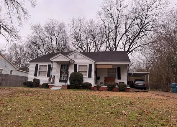 1022 Poplar St, Grenada, MS 38901