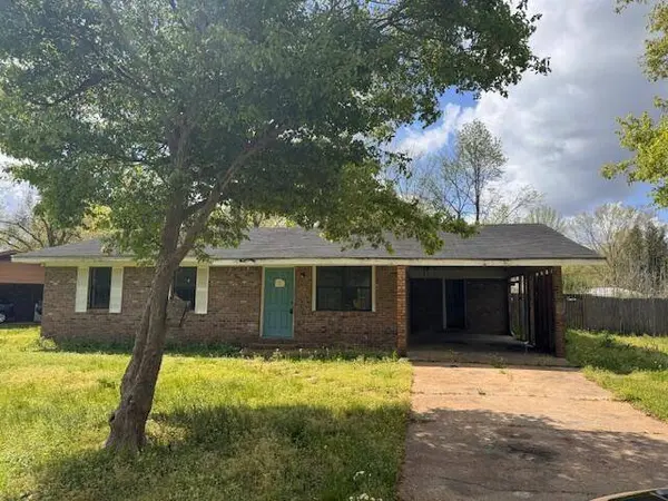 423 Grenada Ave, Grenada, MS 38901