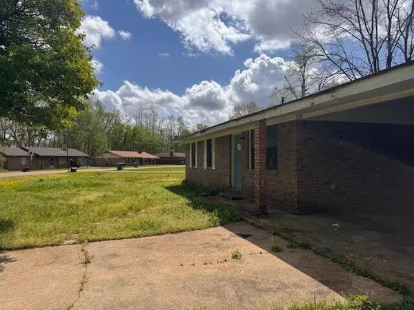 423 Grenada Ave, Grenada, MS 38901