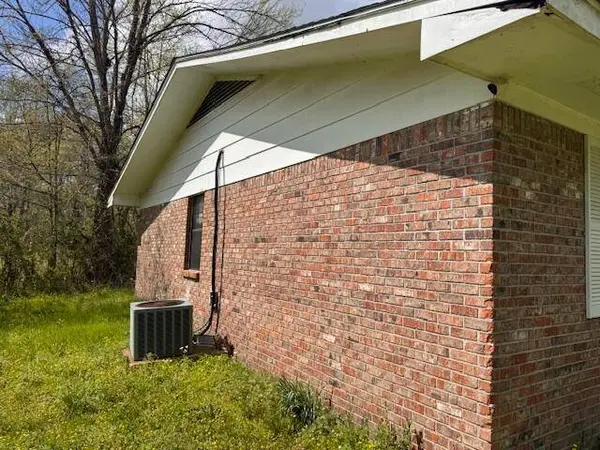 423 Grenada Ave, Grenada, MS 38901