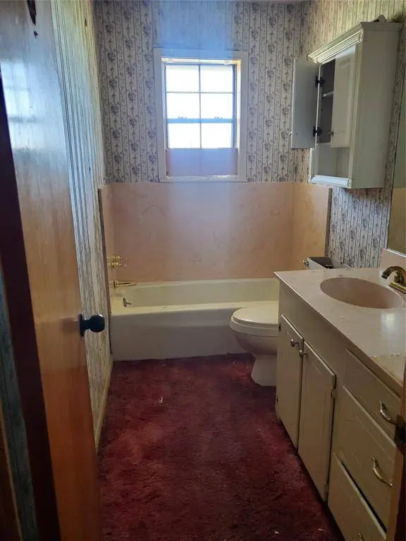 8740 County Road 2403, Tool, TX 75143