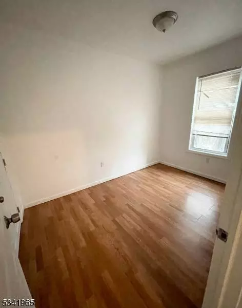 595 15th Ave, Newark City, NJ 07103