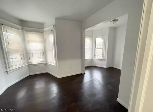 595 15th Ave, Newark City, NJ 07103