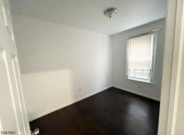 595 15th Ave, Newark City, NJ 07103