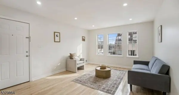 695 S 11th St 2nd Floor, Newark City, NJ 07103