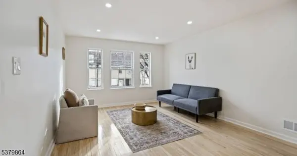 695 S 11th St 2nd Floor, Newark City, NJ 07103