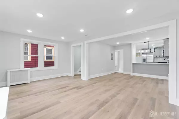 326 Ogden ST, Orange, NJ 07050