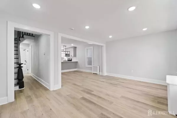 326 Ogden ST, Orange, NJ 07050