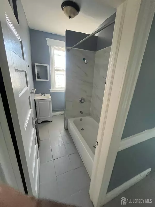 85-87 Montgomery AVE, Irvington, NJ 07111