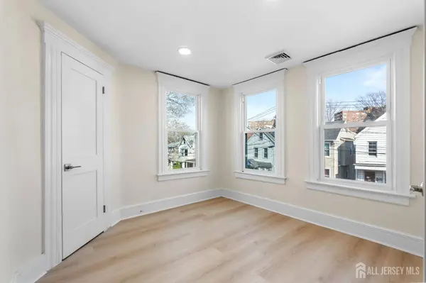 125 Brookside AVE, Irvington, NJ 07111