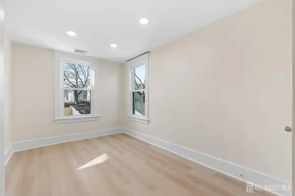 125 Brookside AVE, Irvington, NJ 07111