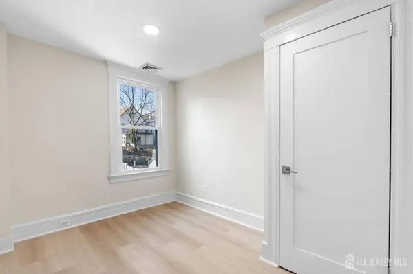 125 Brookside AVE, Irvington, NJ 07111