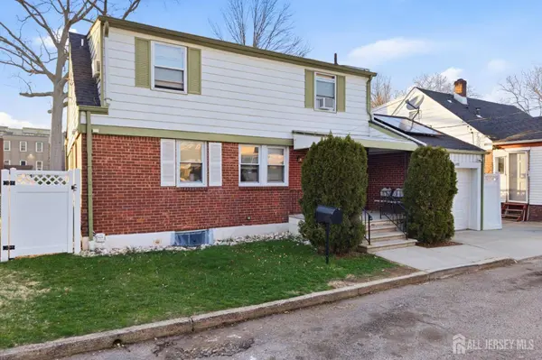 1490 Champlin SQ, Teaneck, NJ 07666