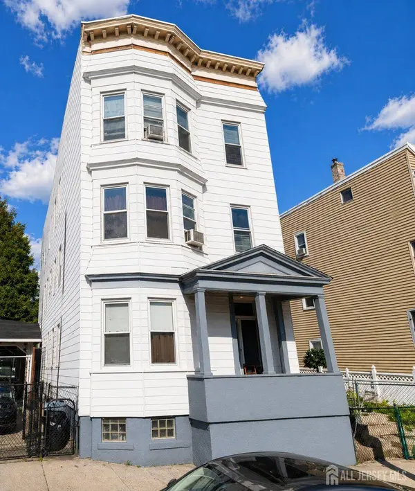 8-10 Horatio ST, Newark, NJ 07105