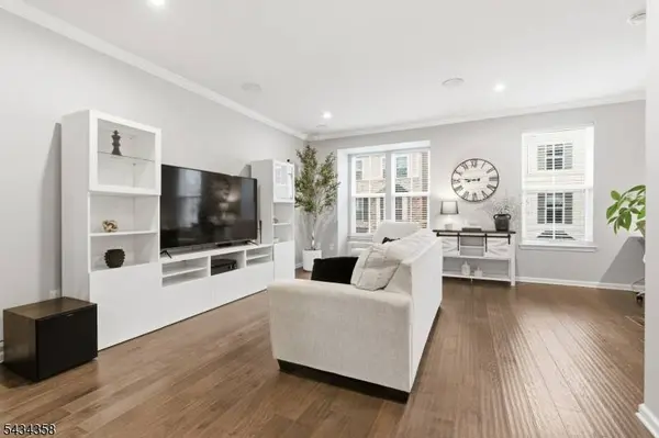 706 Bayside Ct, South Amboy City, NJ 08879
