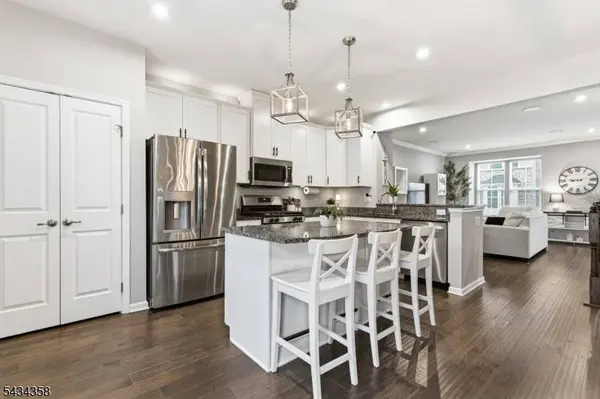706 Bayside Ct, South Amboy City, NJ 08879