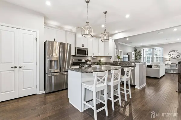 706 Bayside CT, South Amboy, NJ 08879