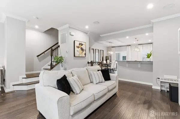 706 Bayside CT, South Amboy, NJ 08879