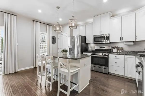706 Bayside CT, South Amboy, NJ 08879
