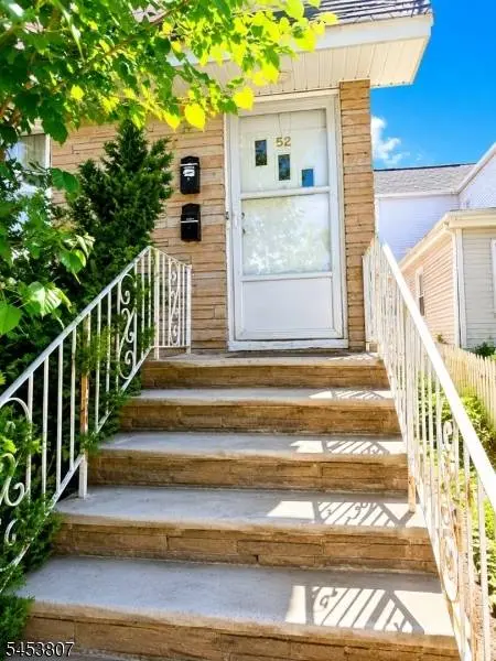 52 Valley St, Newark City, NJ 07106