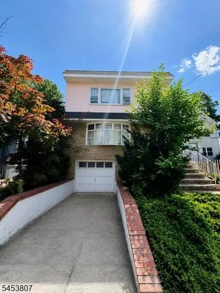 52 Valley St