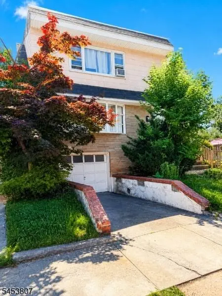 52 Valley St, Newark City, NJ 07106