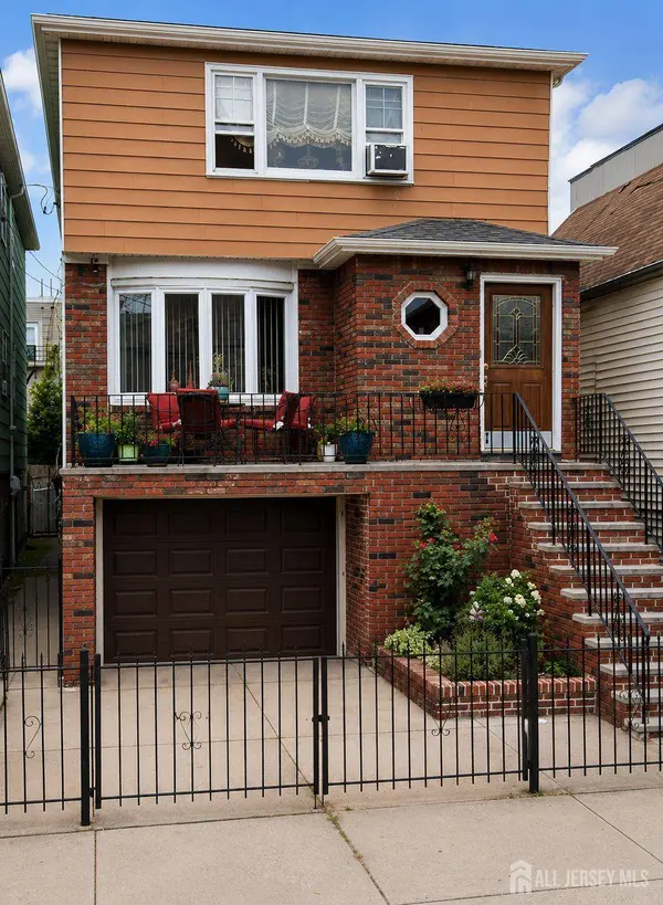 46 Grace ST