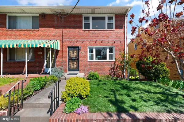 716 DELAFIELD ST NE, Washington, DC 20017