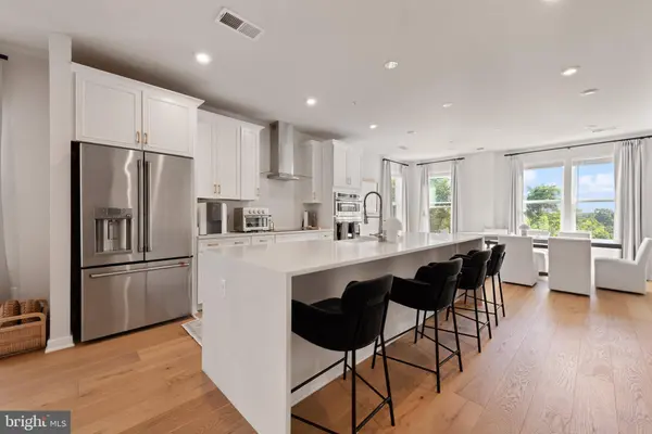 4138 LEGATO RD #50, Fairfax, VA 22033