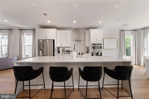 4138 LEGATO RD #50, Fairfax, VA 22033