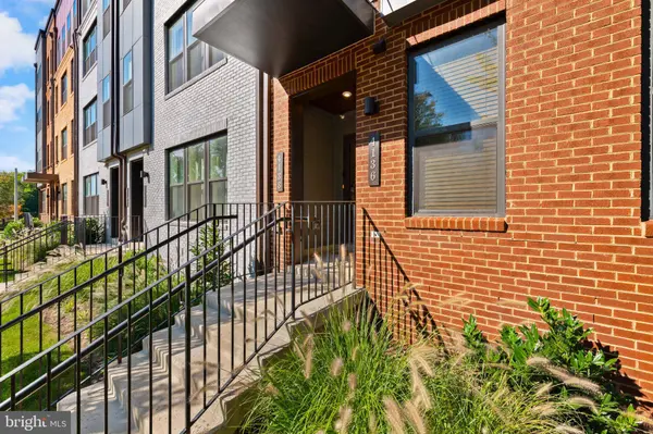 4138 LEGATO RD #50, Fairfax, VA 22033