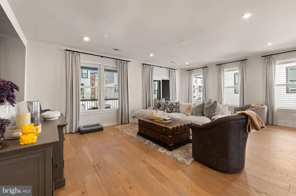 4138 LEGATO RD #50, Fairfax, VA 22033