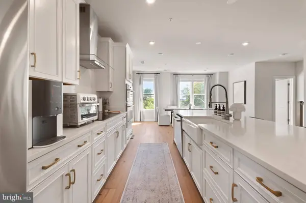 4138 LEGATO RD #50, Fairfax, VA 22033