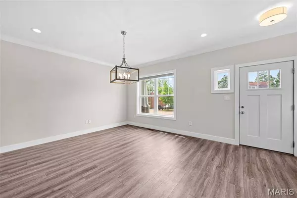 7729 Dale AVE, St Louis, MO 63117