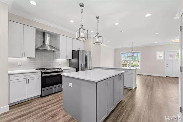 7729 Dale AVE, St Louis, MO 63117