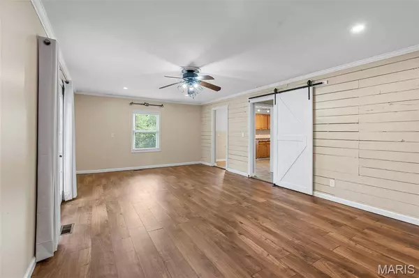 503 S Benton AVE, St Charles, MO 63301