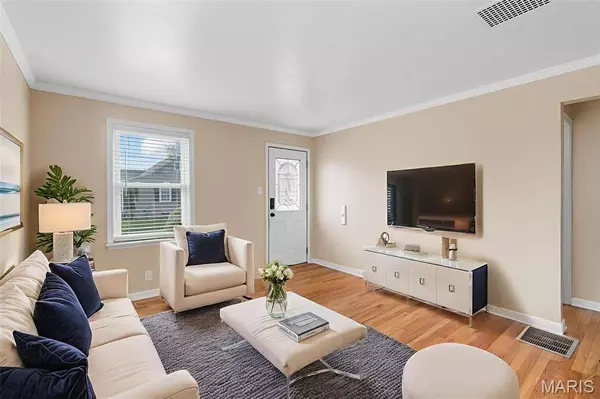 503 S Benton AVE, St Charles, MO 63301