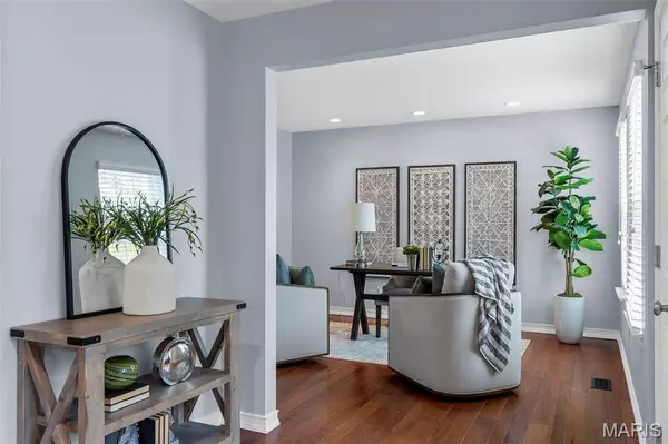 344 Mason Ridge DR, St Charles, MO 63304