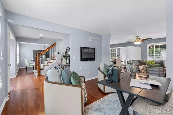 344 Mason Ridge DR, St Charles, MO 63304